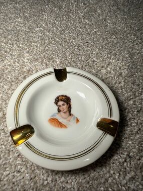 Limoges Porcelain Round Ashtray White & Gold Portrait Decor Made in France